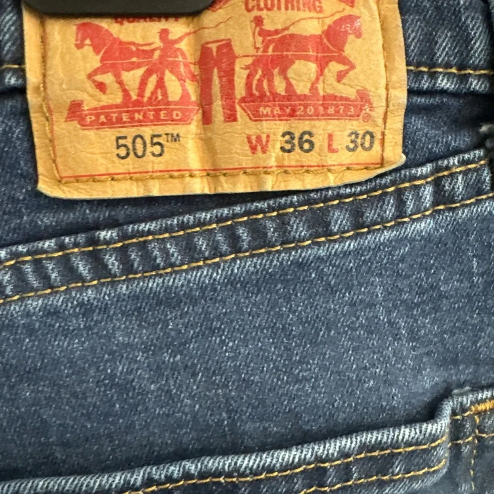 Levis 505 Regular Fit Dark Wash Indigo Straight Leg Jeans Mens 36x30 Stretch